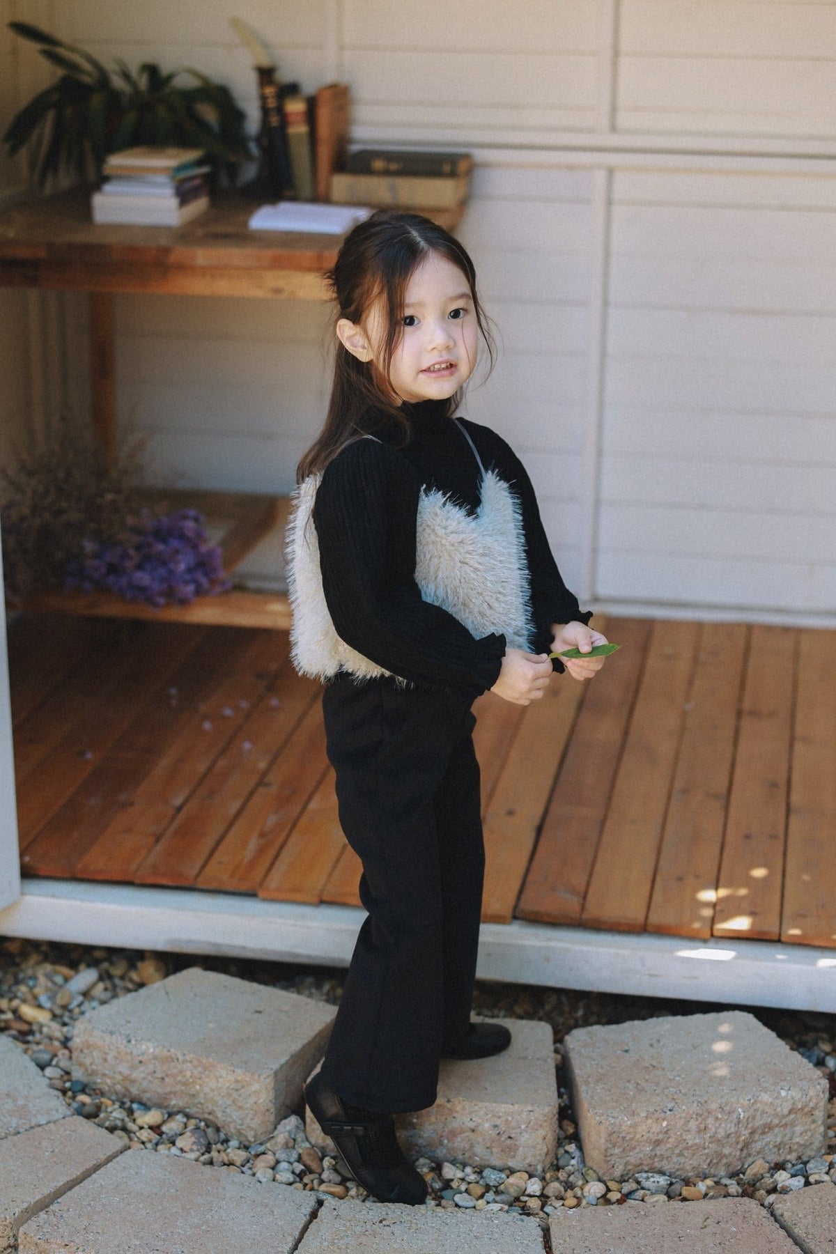 (予約) mon Atelier  /  Fluffy Faux Fur Bustier