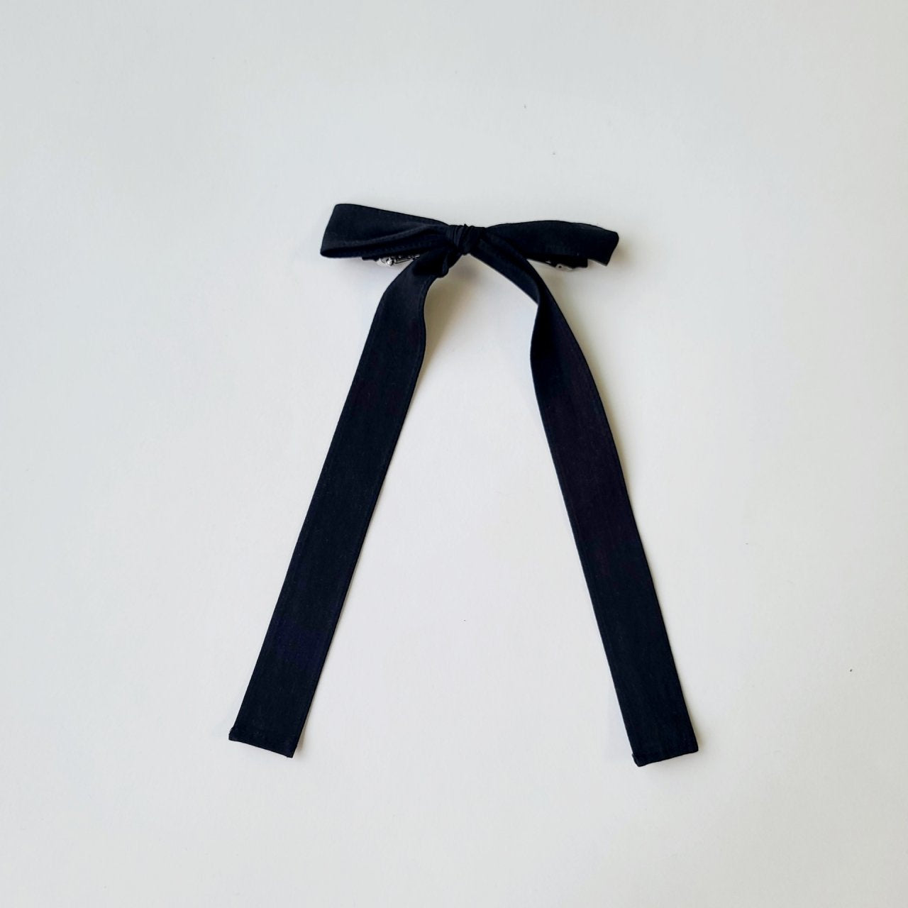 mon Atelier / long ribbon pin