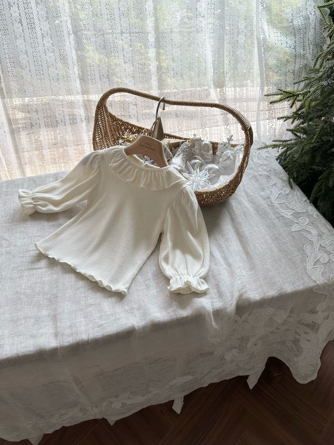 (予約) monbebe /  Joy Frill Tee